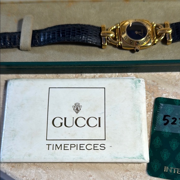 Gucci Vintage Classic Gold Leather Black Watch Full Inclusion ⭐️? main image 6